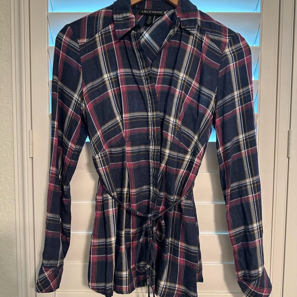 A Pea in the Pod Blue and Red Long Sleeve Button Down Shirt